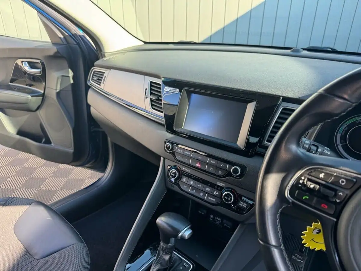 2017-kia-niro-16-gdi-2-156kwh-lithium-ion-big-22