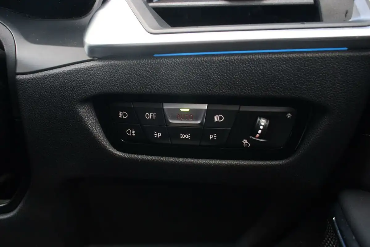2022-bmw-3-series-20-330e-sport-pro-touring-5d-big-35
