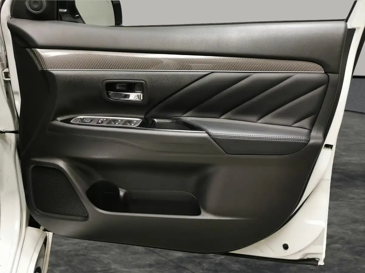 2021-mitsubishi-outlander-24-dynamic-phev-big-27