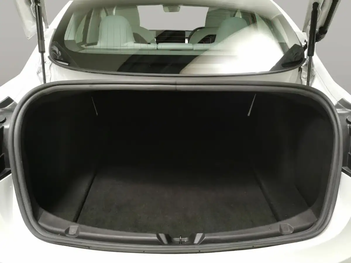 2020-tesla-model-3-e-performance-big-32