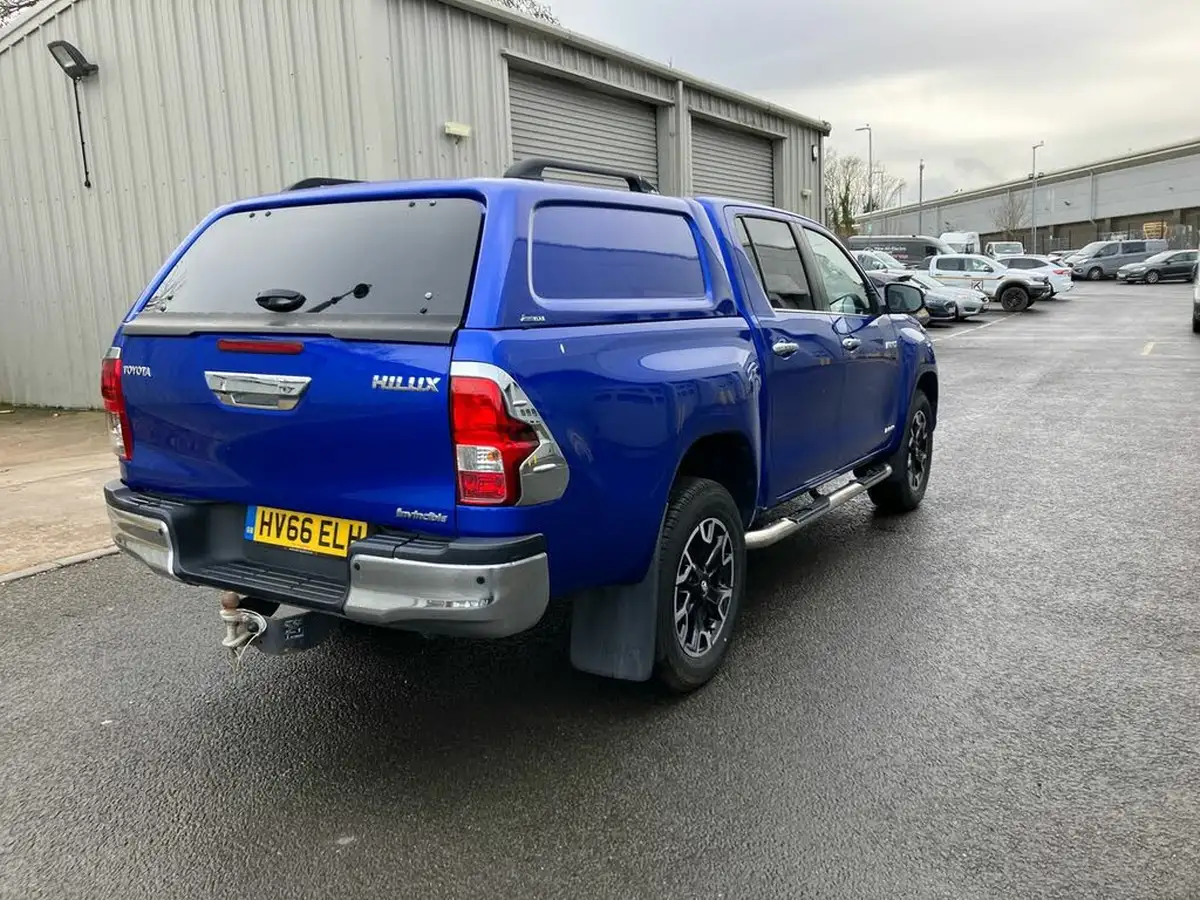 2016-toyota-hi-lux-24d-invincible-x-auto-big-28