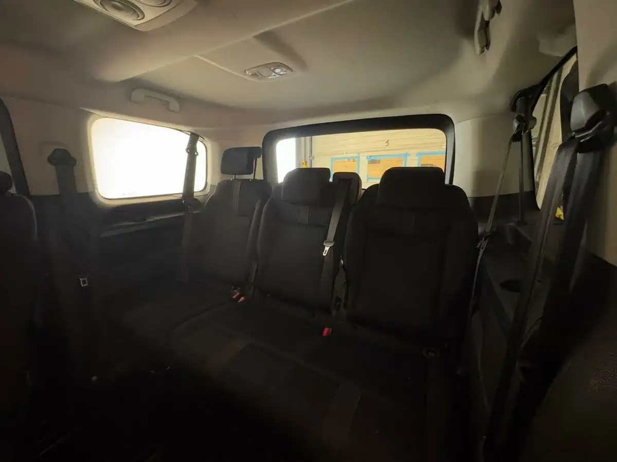 2020-peugeot-traveller-15-bluehdi-active-standardss-big-13