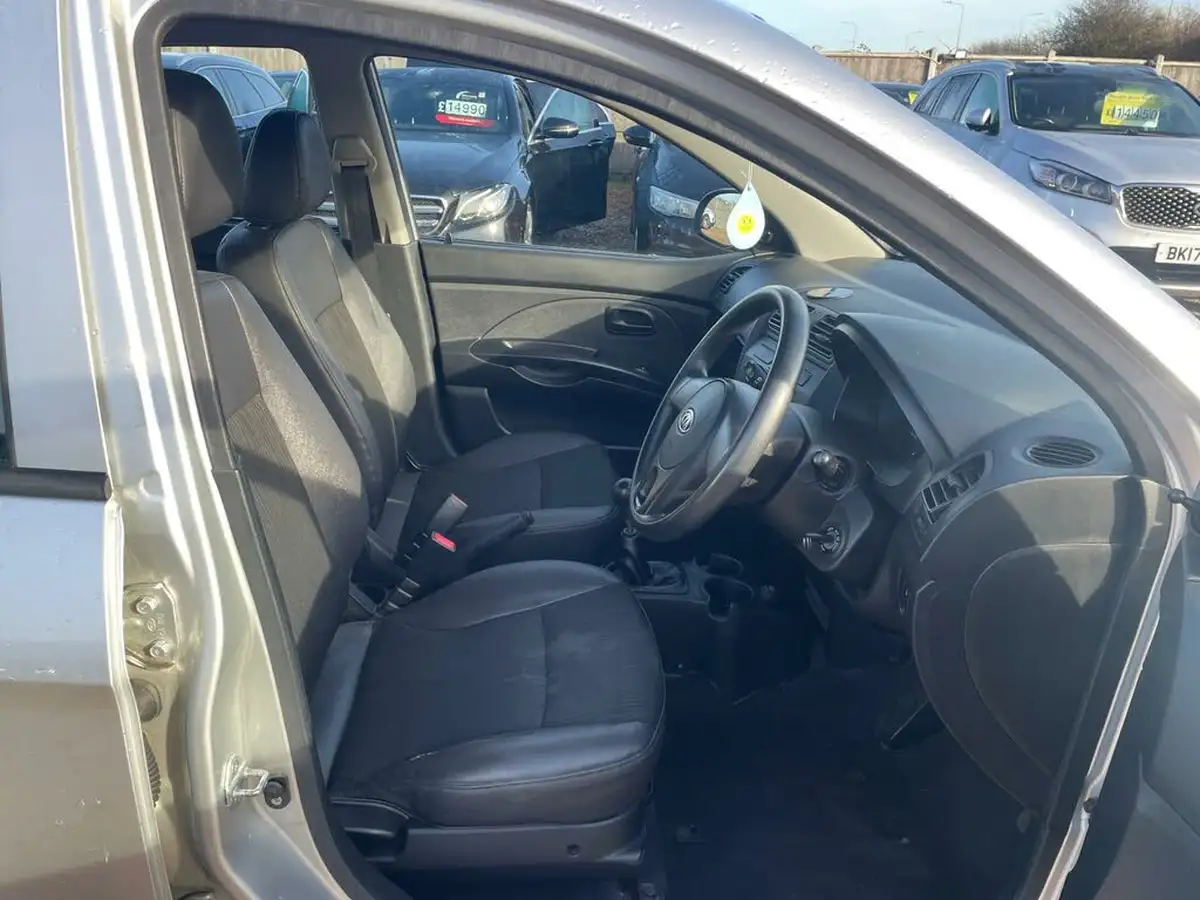 2010-kia-picanto-10-picanto-1-60bhp-big-16