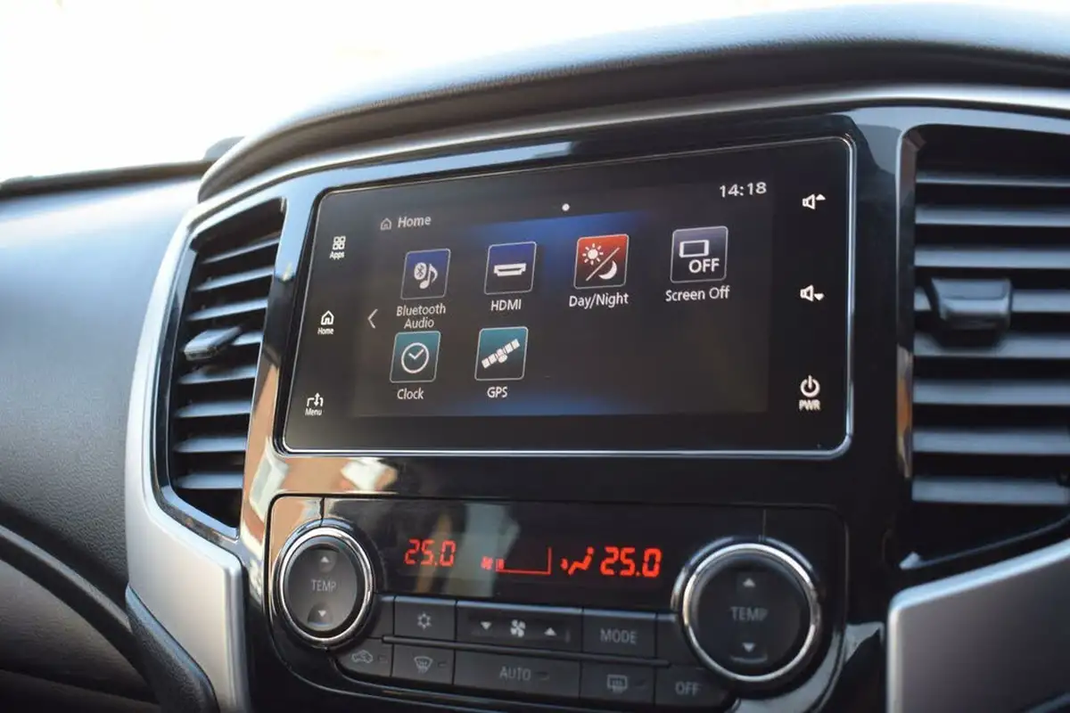 2020-mitsubishi-l200-22di-d-barbarian-auto-big-24