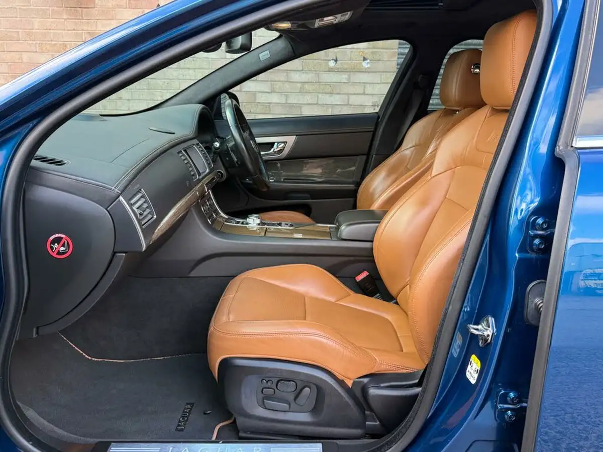 2012-jaguar-xf-50-xfr-big-31