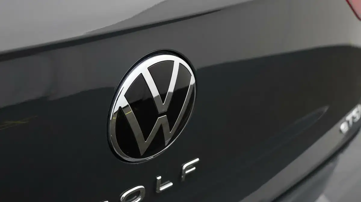 2020-volkswagen-golf-15-etsi-life-150ps-hatchback-big-19