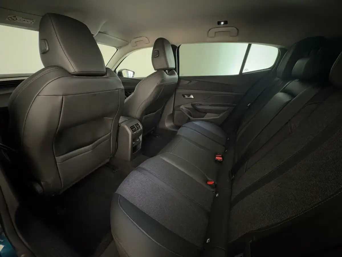 2023-peugeot-408-12-puretech-allure-premium-big-15