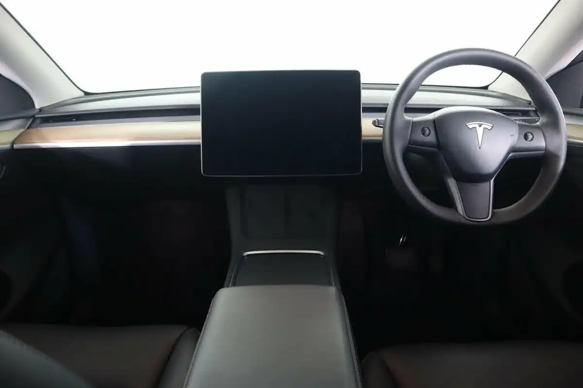 2023-tesla-model-y-e-rwd-big-9