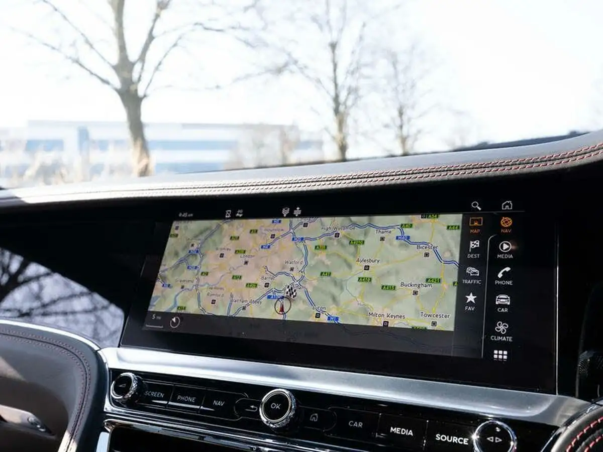 2022-bentley-flying-spur-40-v8-big-30