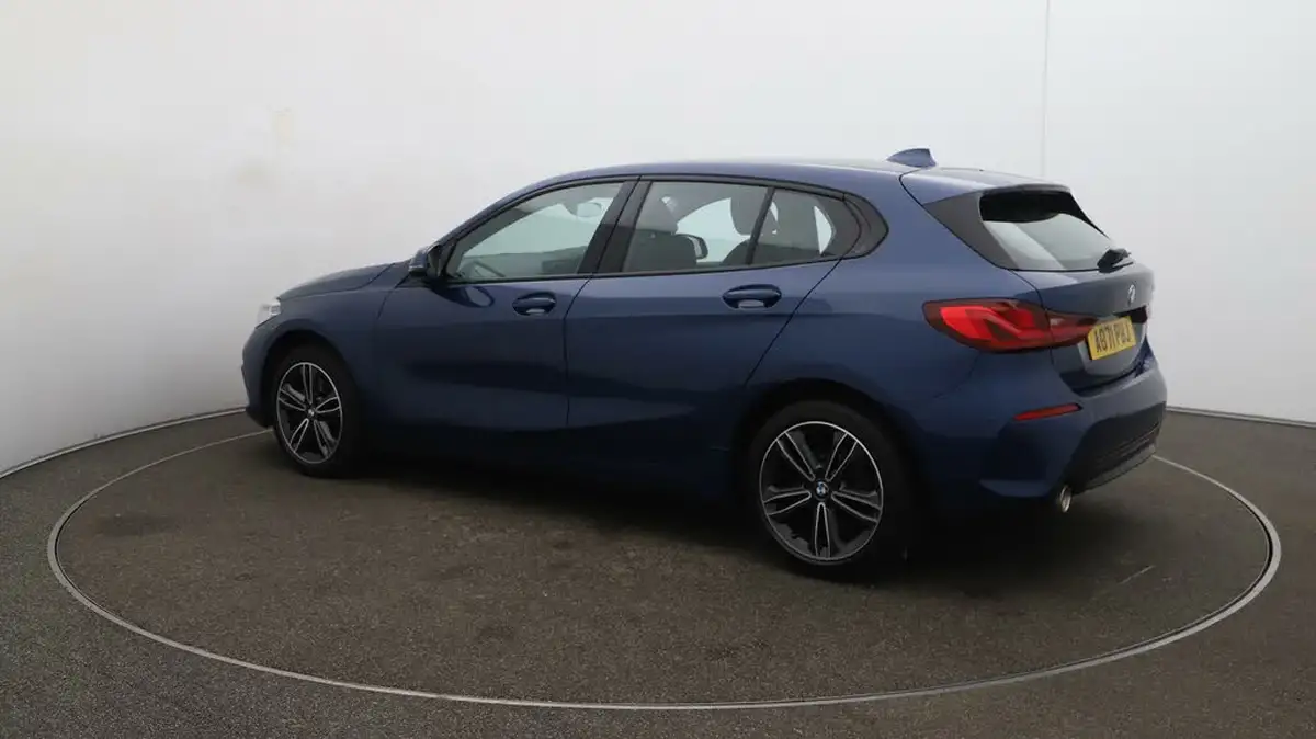 2021-bmw-1-series-15-118i-sport-lcp-big-26
