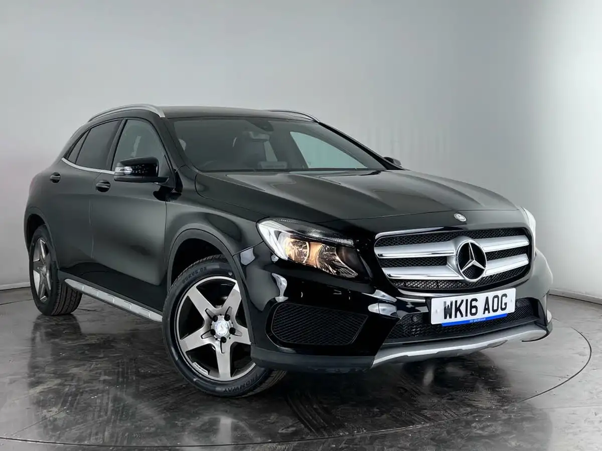 2016-mercedes-benz-gla-class-21d-gla-200d-amg-line-ss-big-40