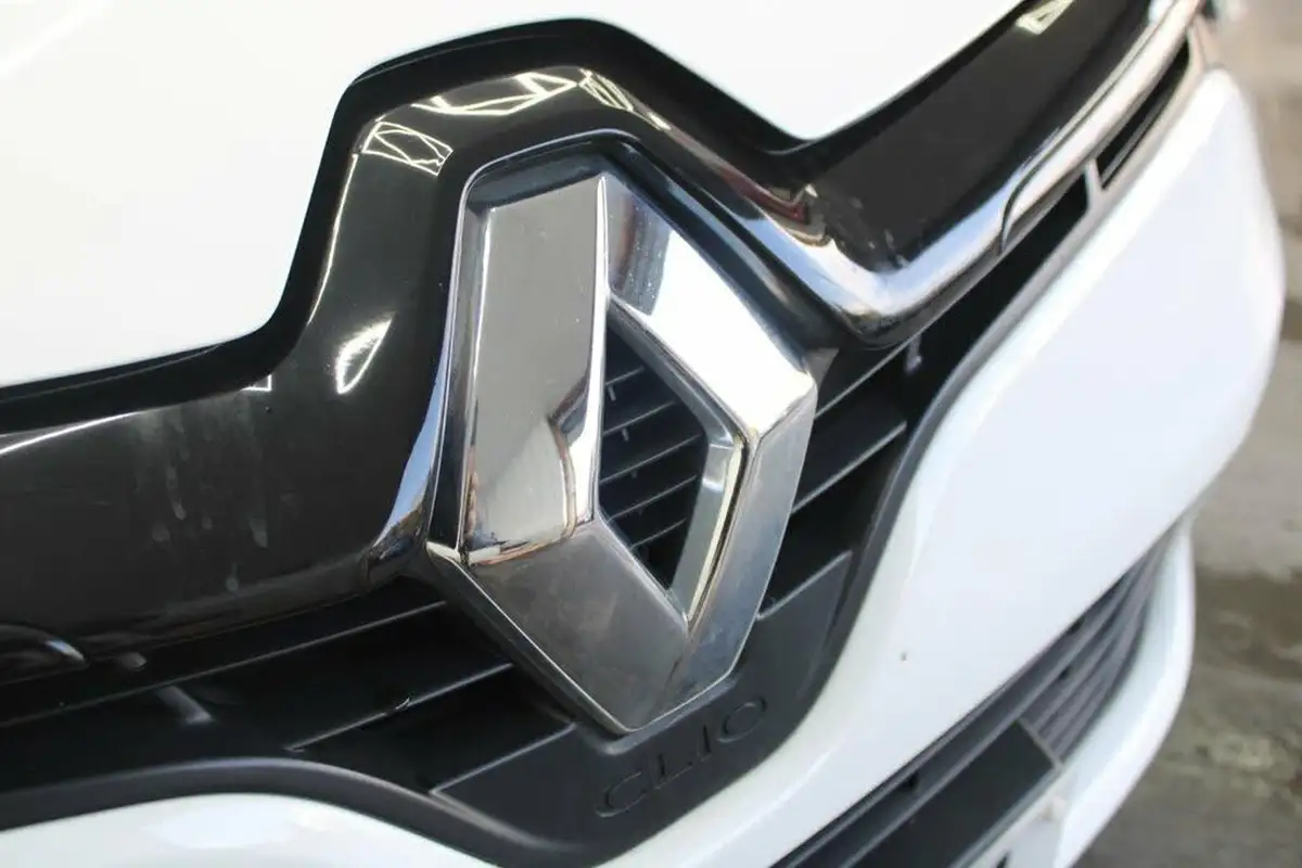 2016-renault-clio-09-tce-dynamique-nav-big-16
