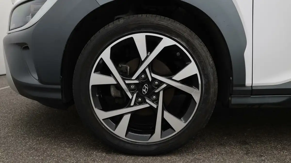 2022-hyundai-kona-10-t-gdi-premium-big-18