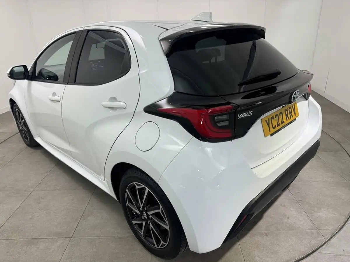 2022-toyota-yaris-15-vvt-i-design-big-7