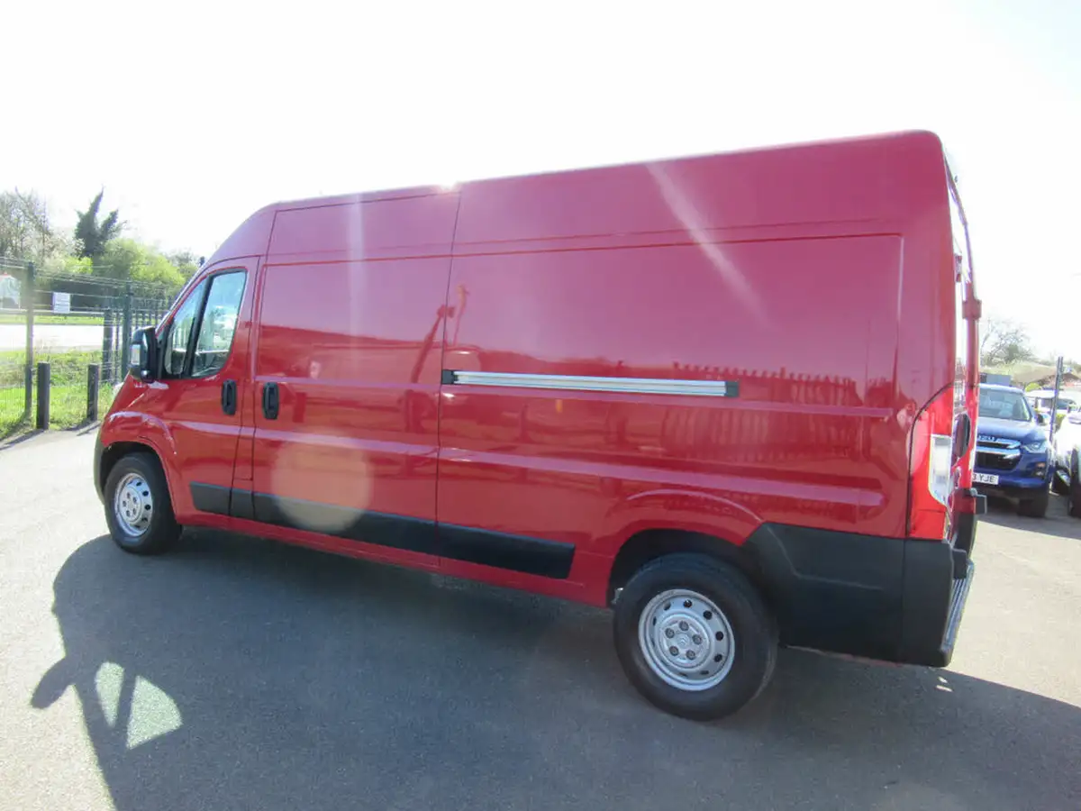 2022-citroen-relay-22bluehdi-35-l3h2-heavy-enterprise-big-7