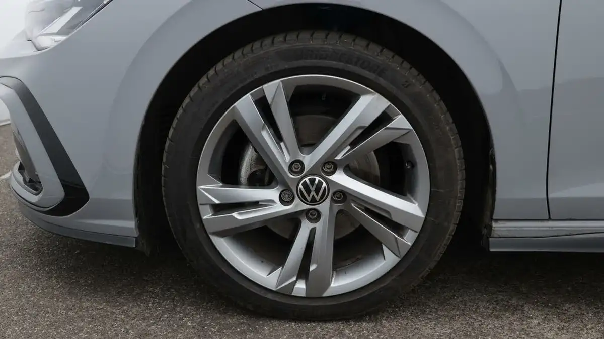 2021-volkswagen-golf-15-tsi-r-line-150ps-hatchback-big-18