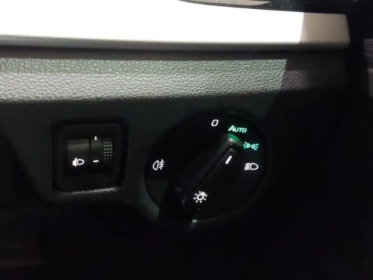2021-skoda-kamiq-10-tsi-se-l-109ps-dsg-big-18