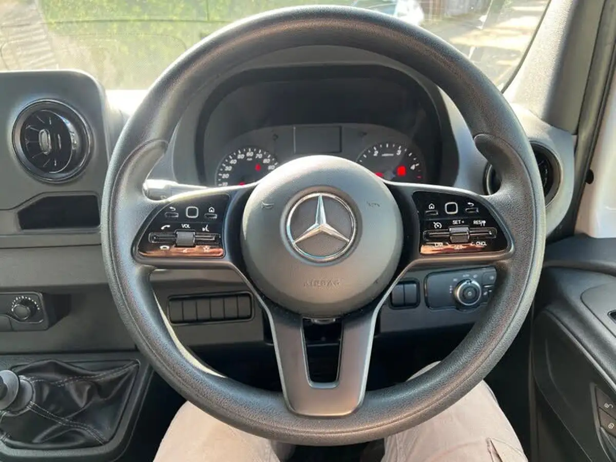 2020-mercedes-benz-sprinter-21cdi-314-l1h1-panel-van-big-44