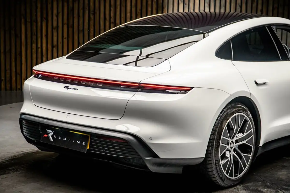2021-porsche-taycan-e-base-476ps-performance-battery-plus-big-21