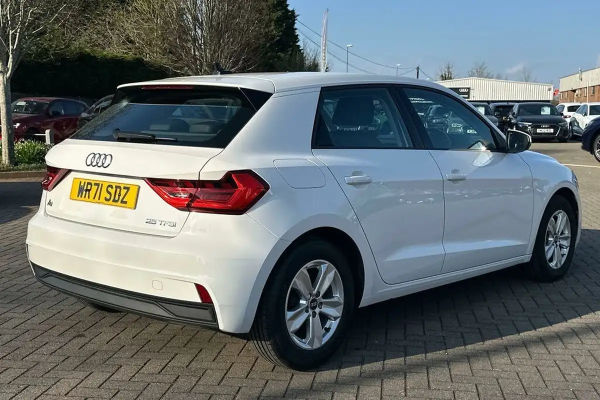 2021-audi-a1-big-4
