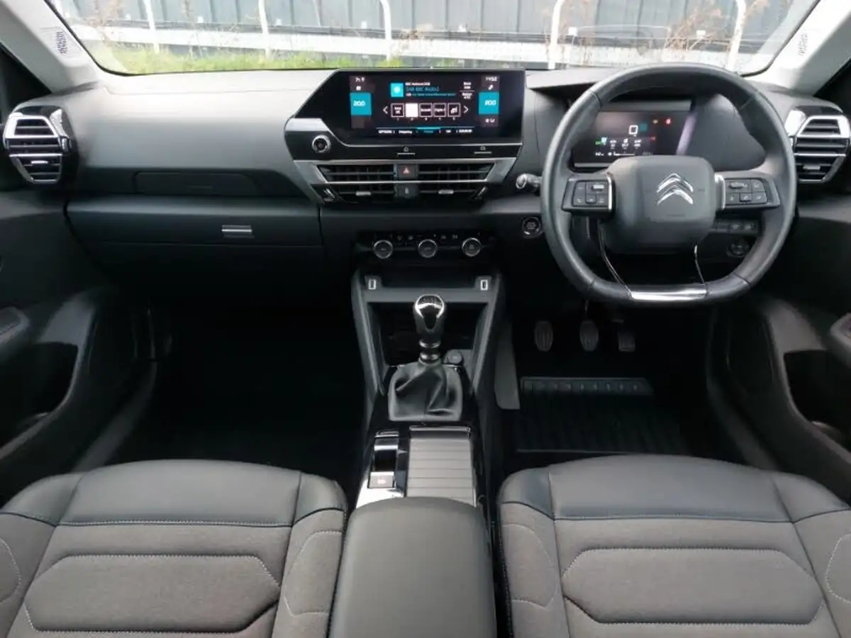 2021-citroen-c4-12-puretech-shine-130ps-big-2