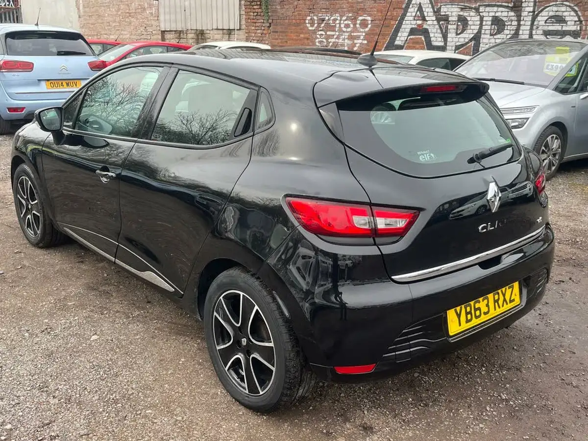 2014-renault-clio-15td-dynamique-medianav-ss-eco-big-15