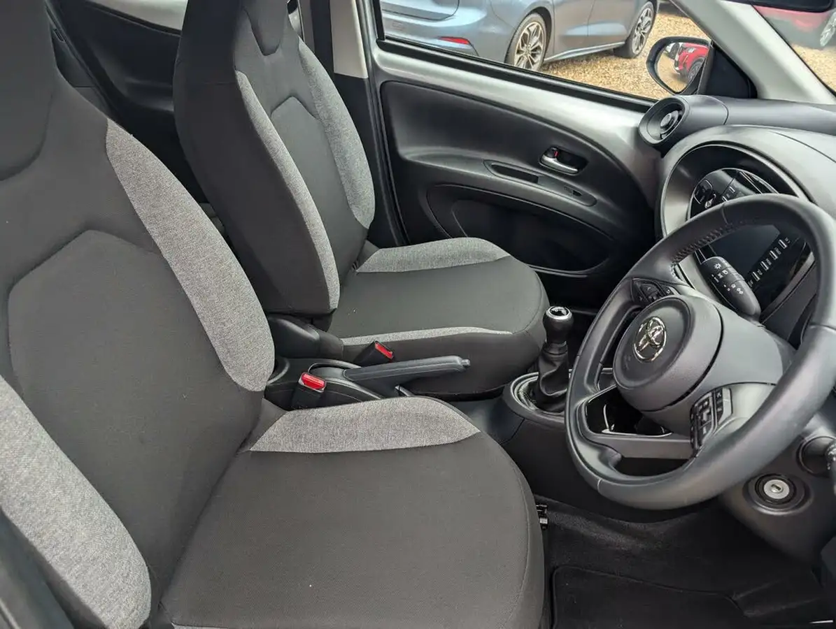 2022-toyota-aygo-x-10-vvt-i-pure-big-17