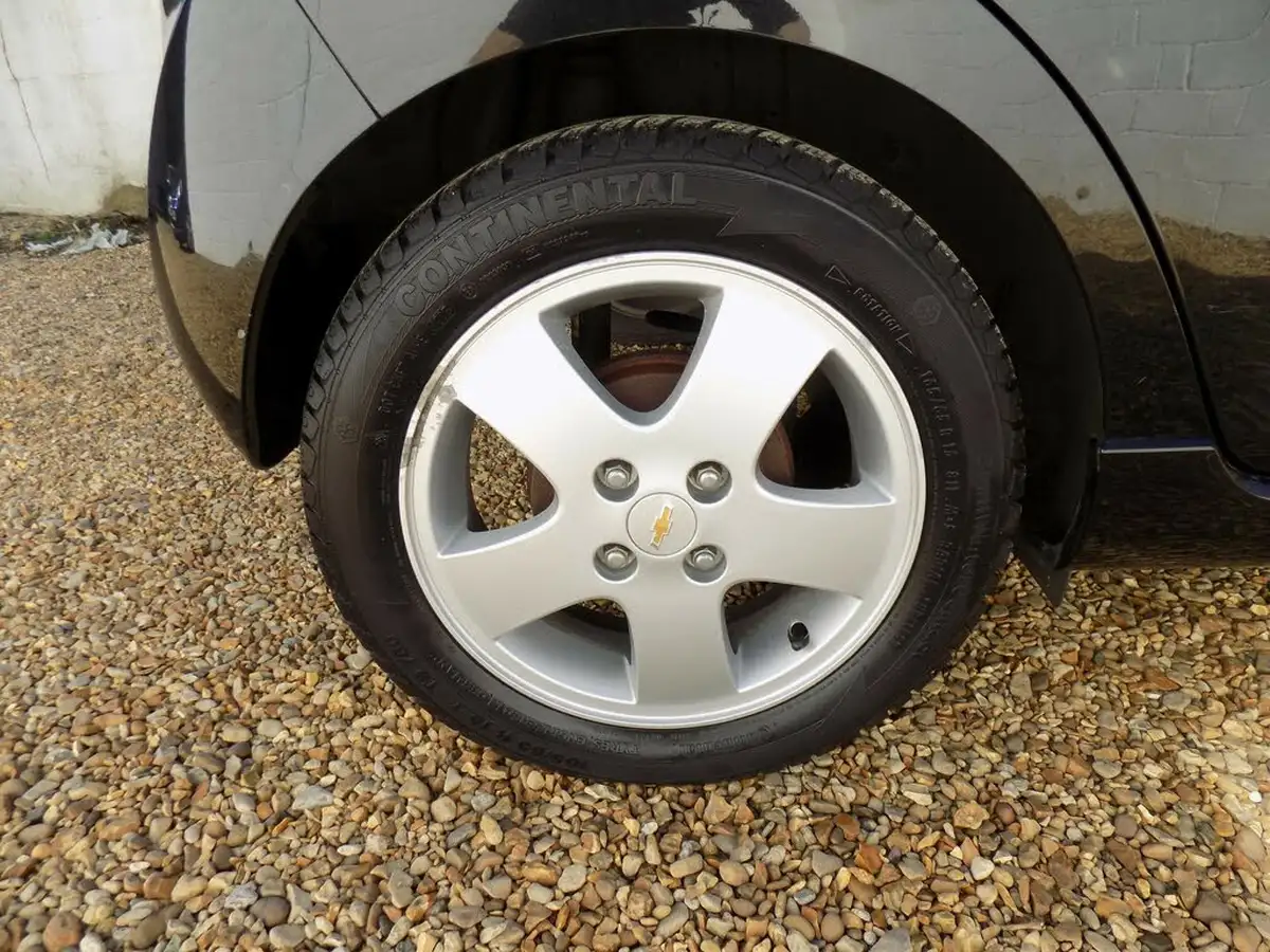 2012-chevrolet-spark-12-ls-big-8
