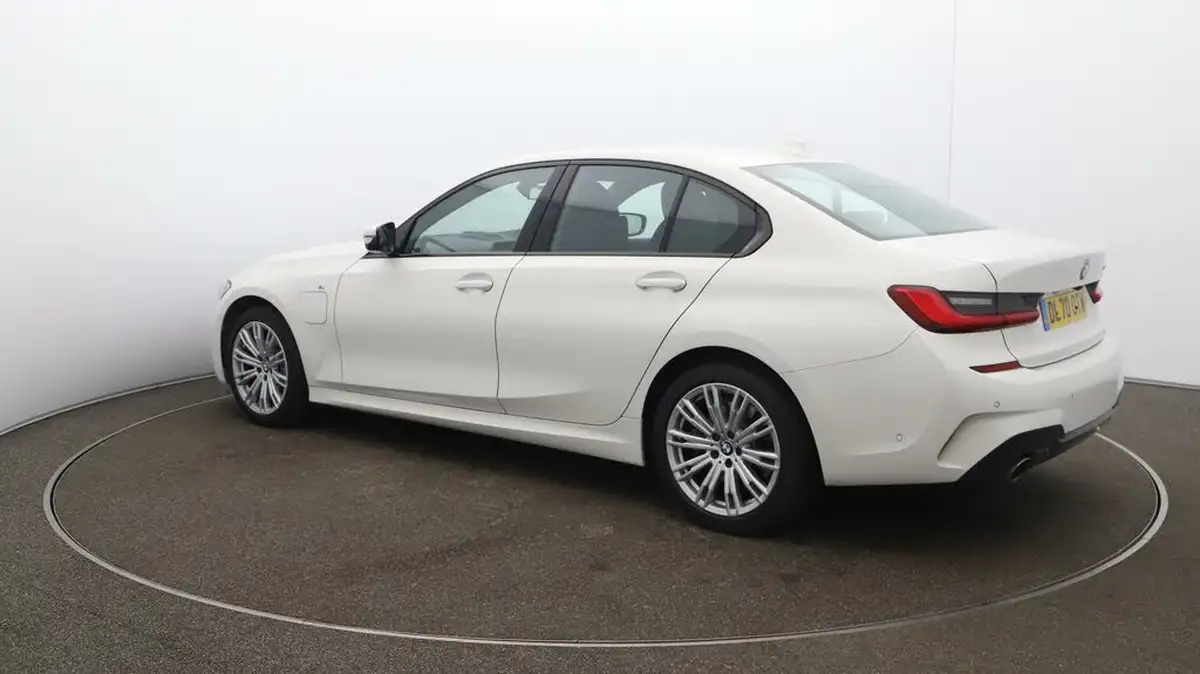 2020-bmw-3-series-20-330e-m-sport-saloon-4d-big-33
