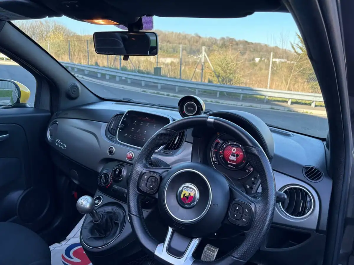 2017-abarth-595c-14-tjet-trofeo-big-11