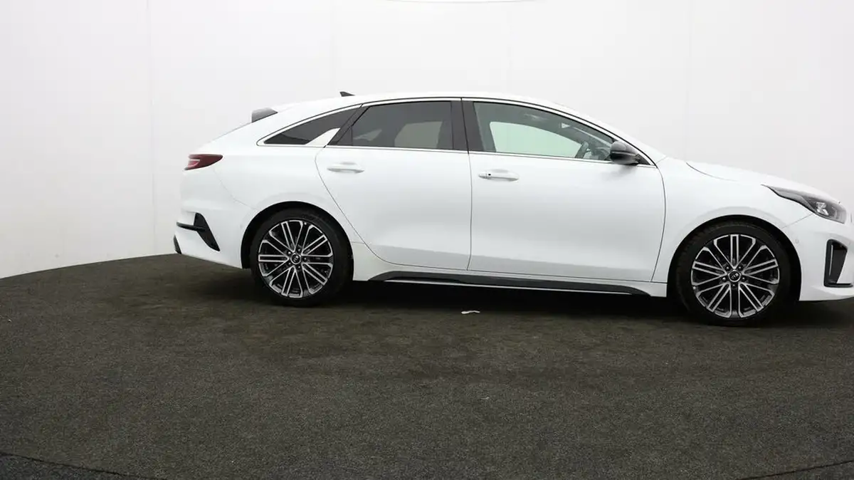 2021-kia-pro-ceed-15-t-gdi-gt-line-s-big-32