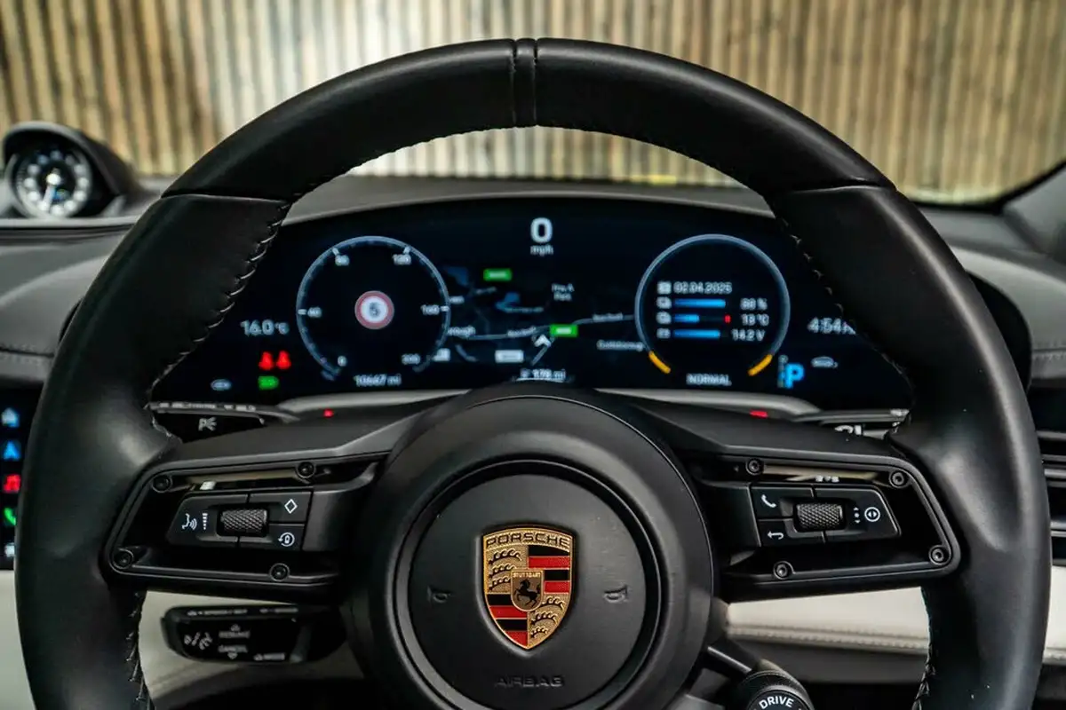 2023-porsche-taycan-e-4s-530ps-big-32