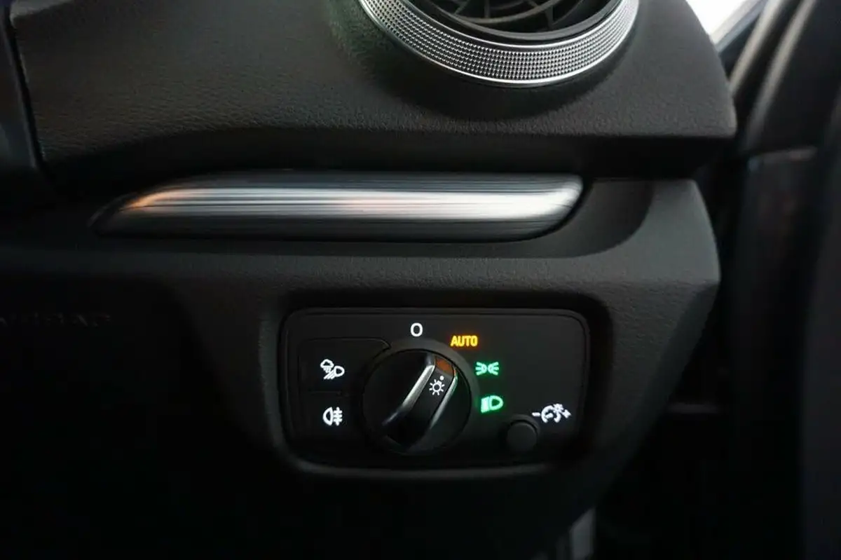 2020-audi-a3-14-40-e-tron-big-22