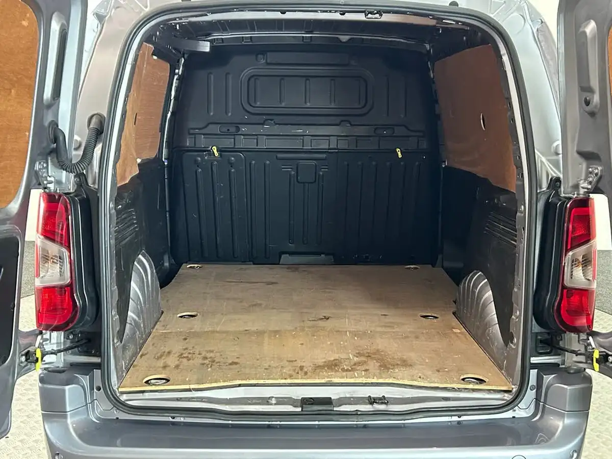 2021-vauxhall-combo-15cdti-griffin-2000-big-15