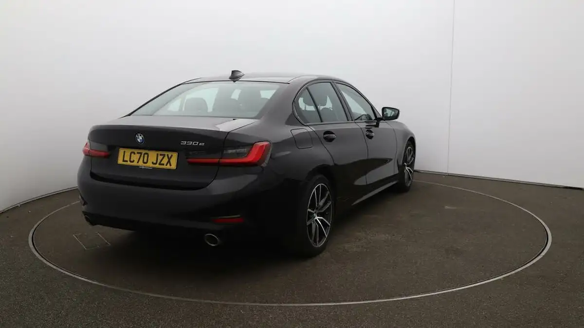 2020-bmw-3-series-big-46