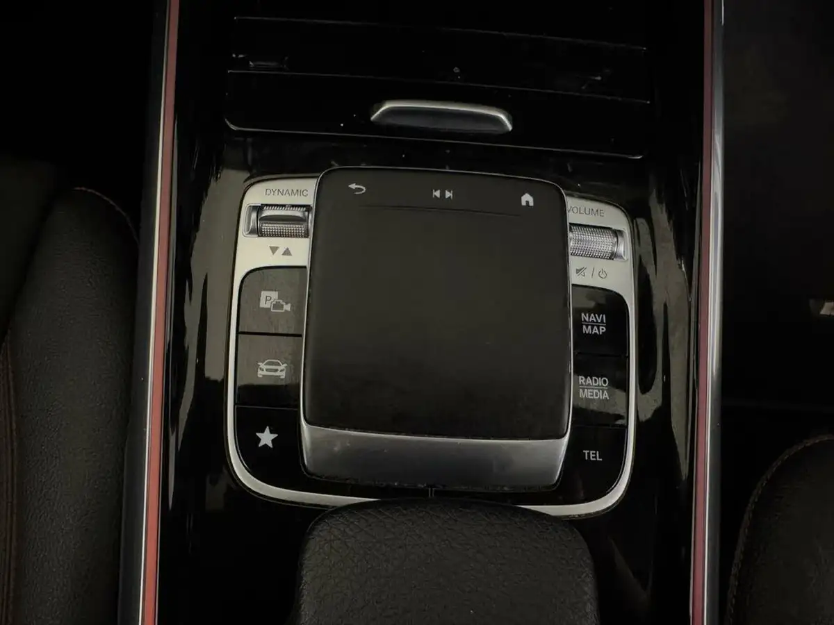 2020-mercedes-benz-glb-class-20d-glb220d-amg-line-premium-7-big-28