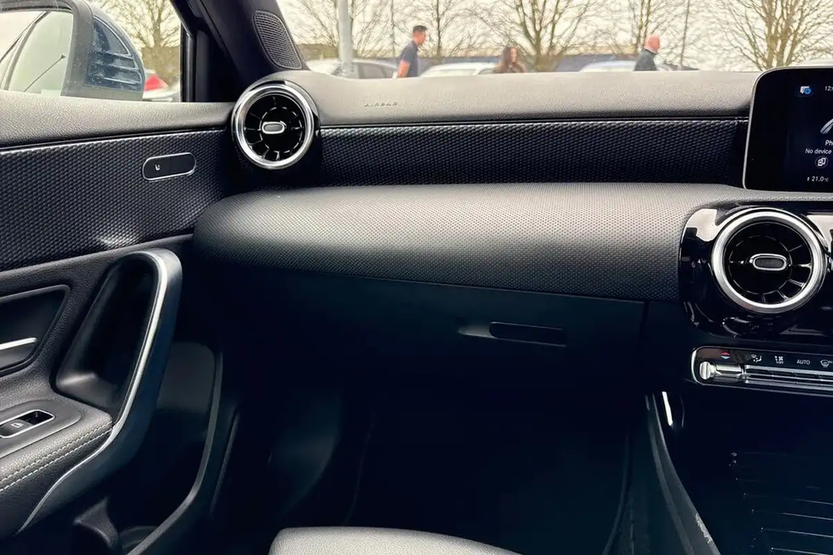 2019-mercedes-benz-a-class-15d-a180d-sport-executive-hatchback-5d-7g-dct-big-14