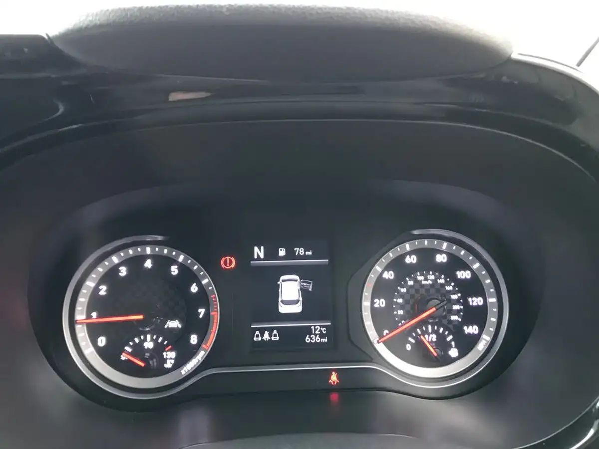 2023-hyundai-i10-10-premium-auto-big-25