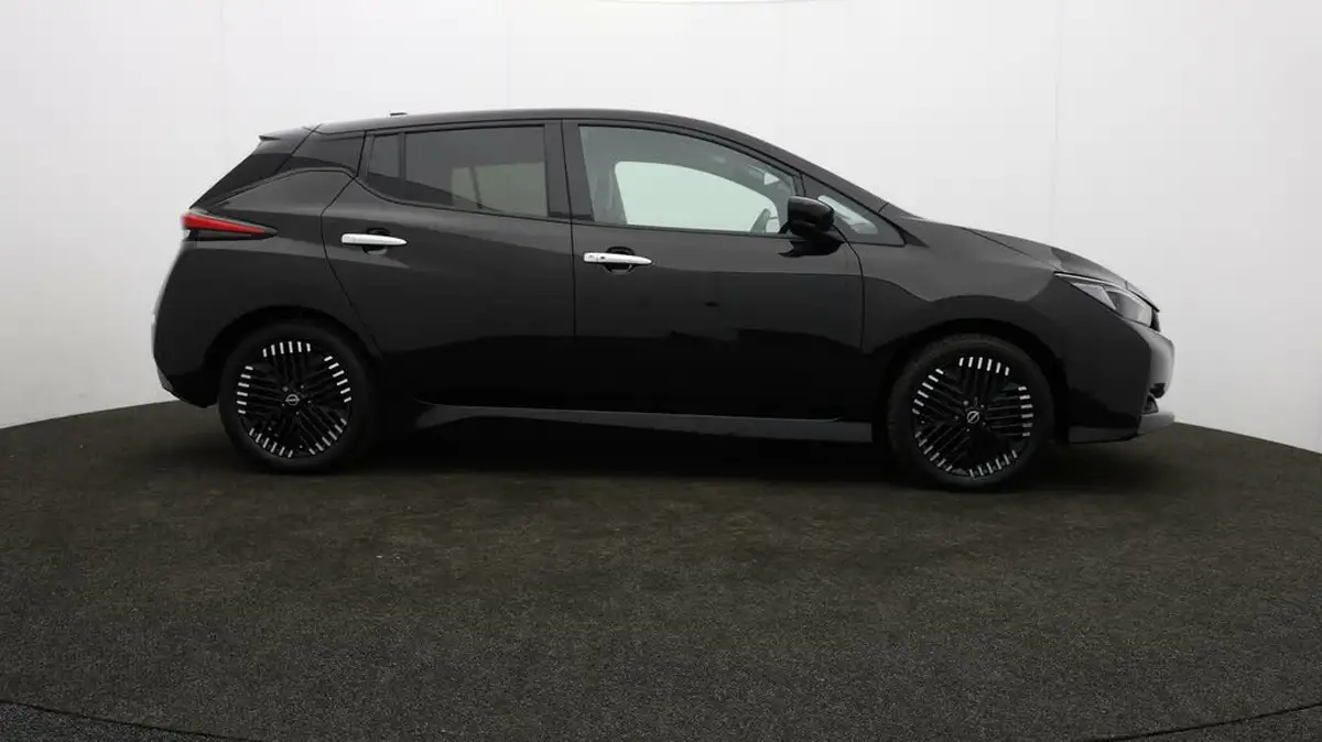 2022-nissan-leaf-e-tekna-39kwh-big-7