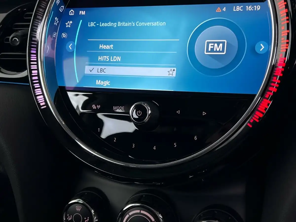 2022-mini-cooper-15-cooper-classic-hatchback-3d-auto-big-30