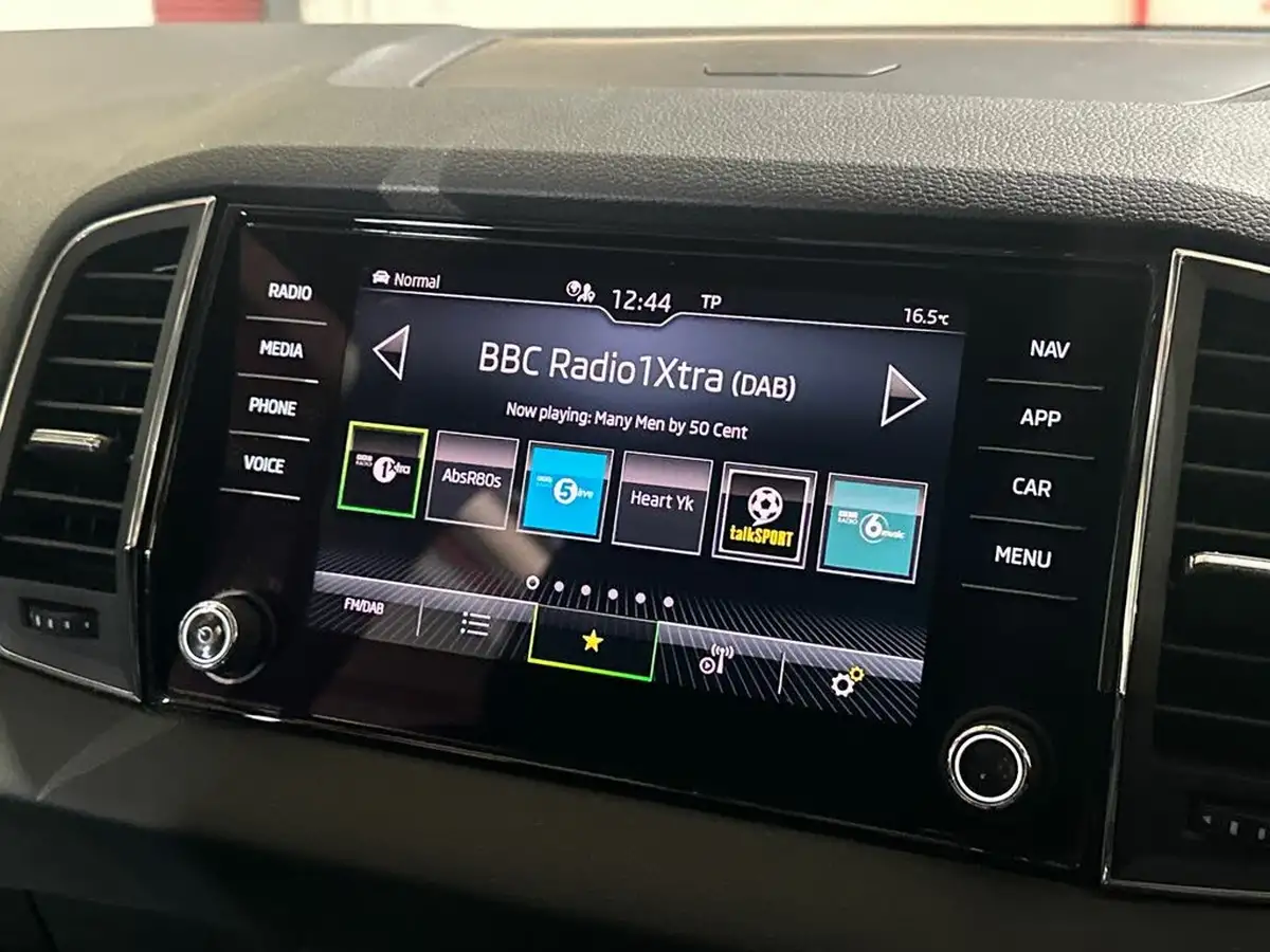 2021-skoda-karoq-15-tsi-se-l-big-10