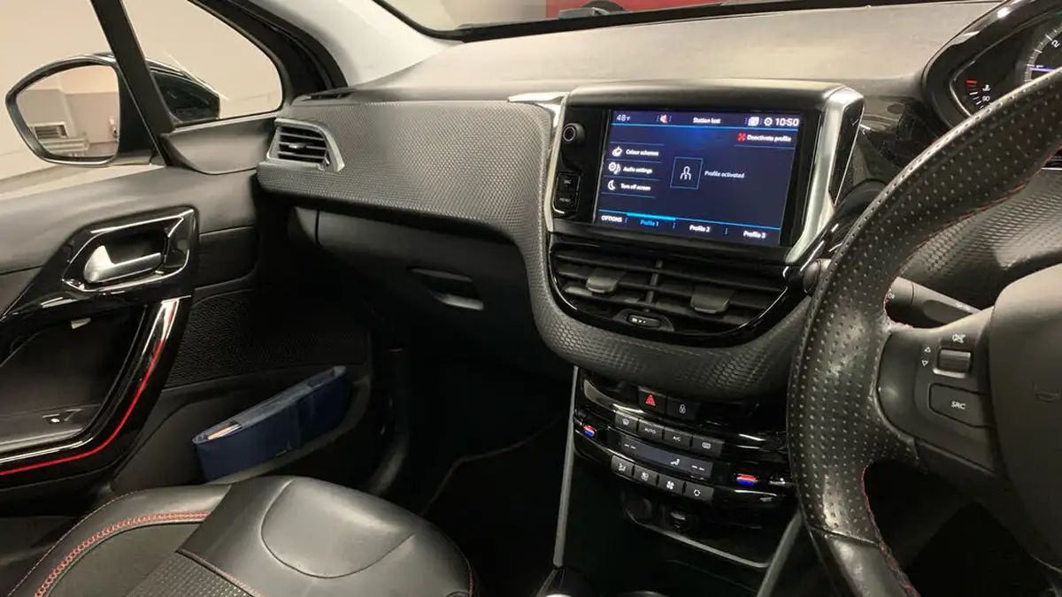 2017-peugeot-2008-suv-12-puretech-gt-line-130bhp-big-9