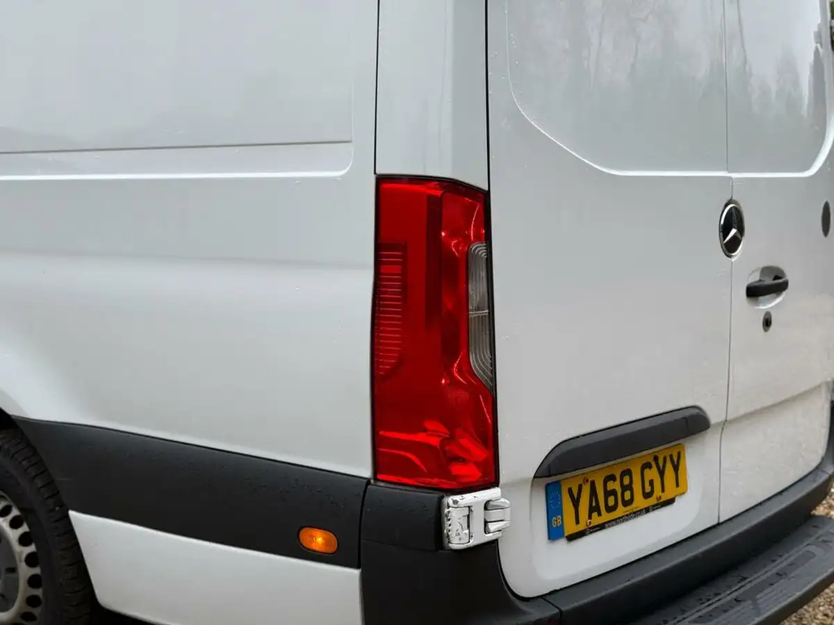 2018-mercedes-benz-sprinter-21cdi-311-l2h1-panel-van-rwd-eco-gear-360-big-11