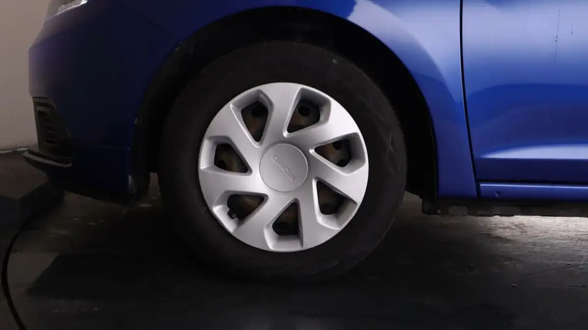 2020-dacia-sandero-10-sce-essential-big-17