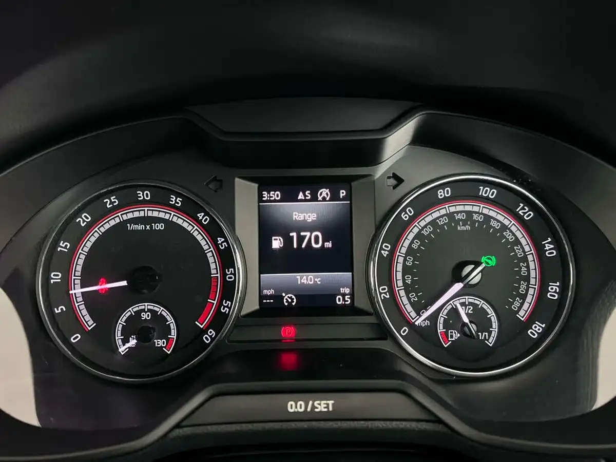 2017-skoda-octavia-20tdi-vrs-estate-dsg-big-21