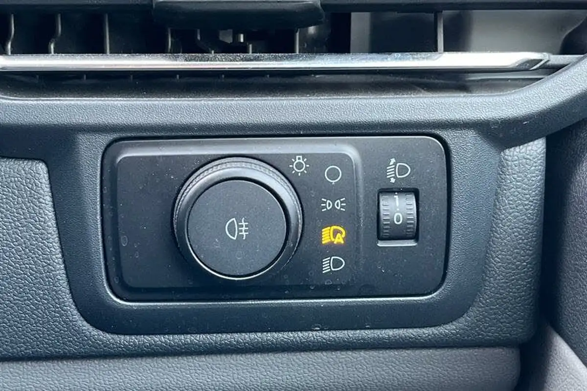 2024-ford-transit-custom-e-320-l1h1-limited-136ps-panel-van-big-16