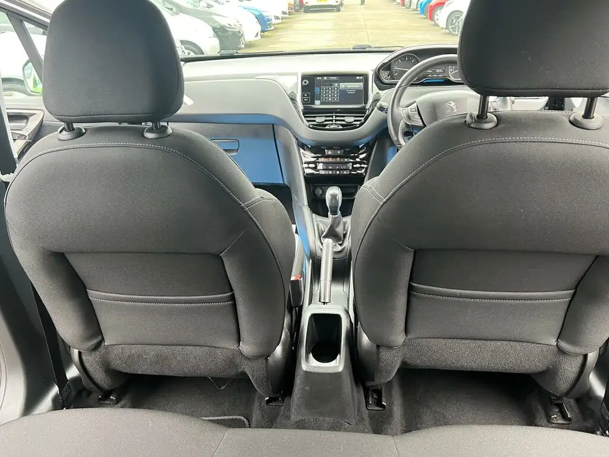 2014-peugeot-208-16td-allure-5d-big-26