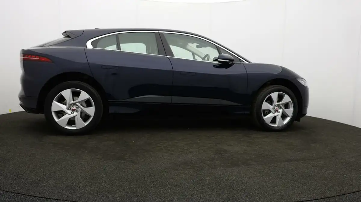 2021-jaguar-i-pace-ev400-se-big-35