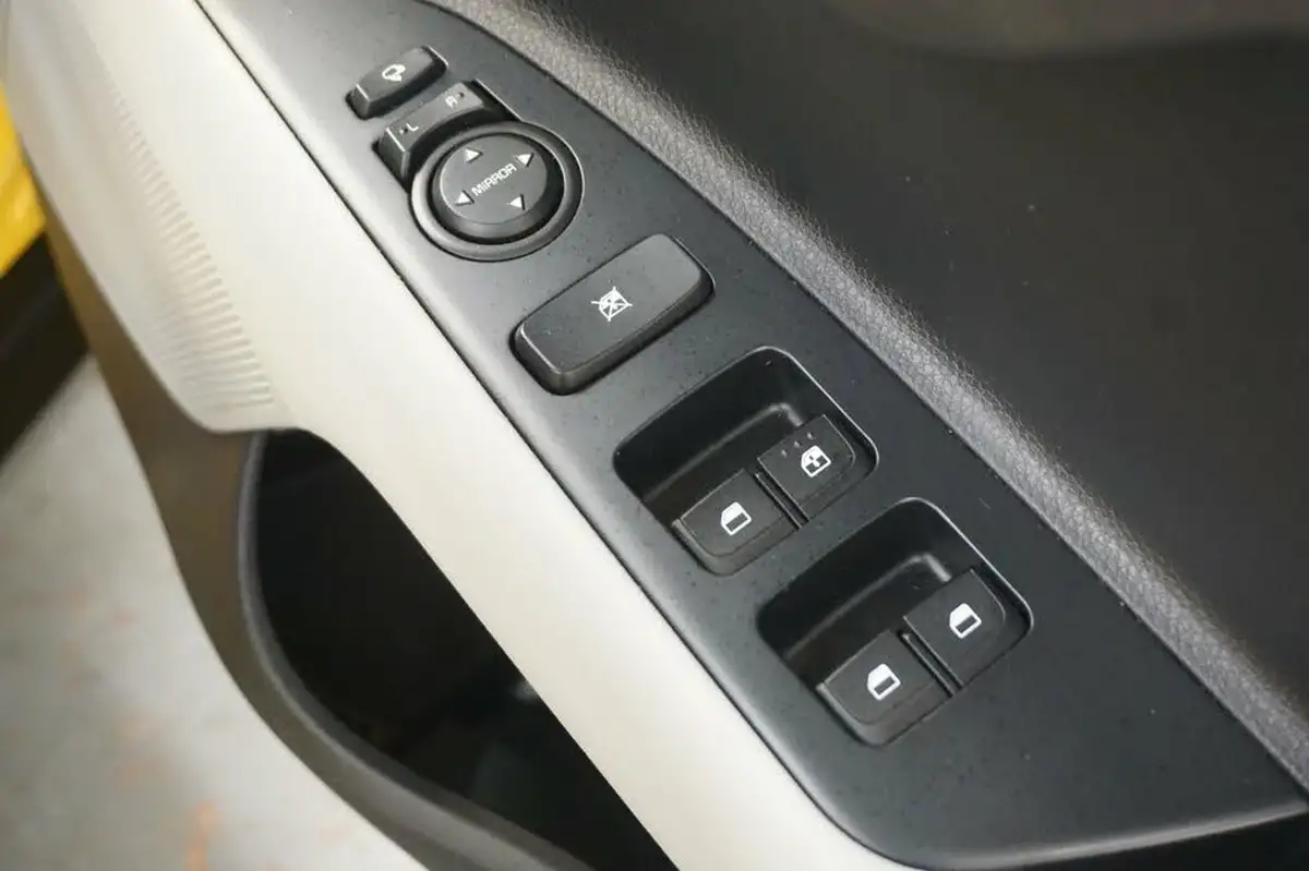 2020-kia-stonic-10-t-gdi-4-big-21