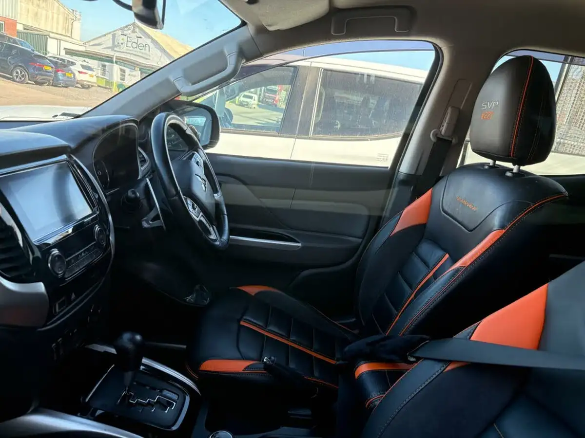 2018-mitsubishi-l200-24di-d-barbarian-spv-ii-auto-big-2